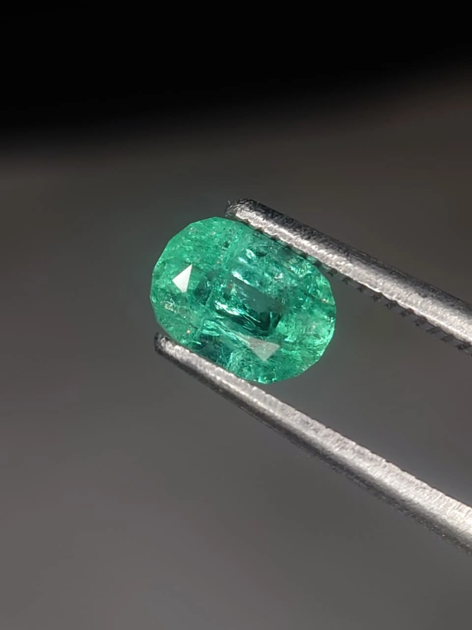 0.7ct Natural Oval Faceted Panjsher Emerald from Afghanistan — view 1
